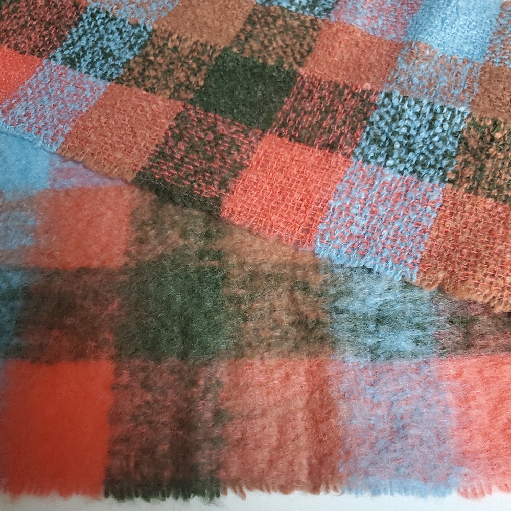 Donegal Design Mohair Blend Fringed Ski Scarf Made in Ireland - Picture 4 of 6
